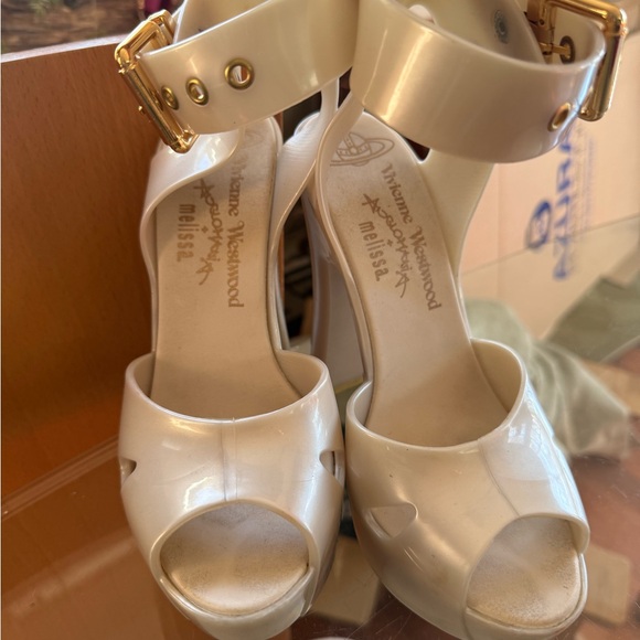 Vivienne Westwood Glossy Cream Heels - Picture 2 of 2